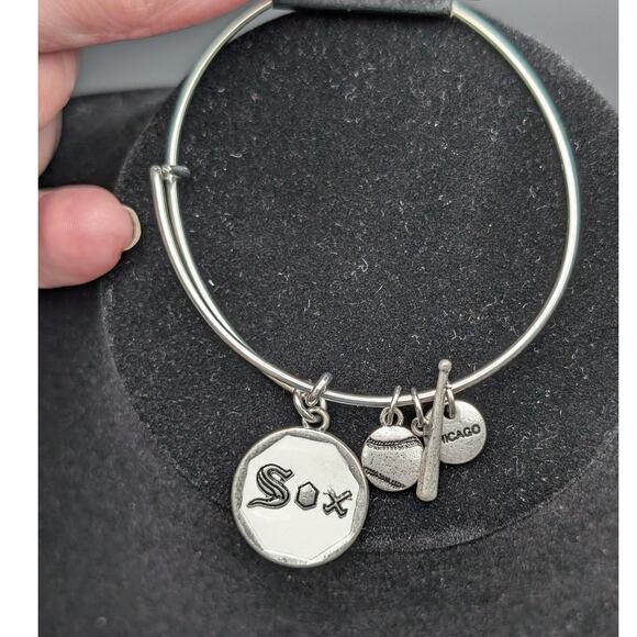 Maren Elena Chicago White Sox Bracelet Adjustable Silver Tone MLB Baseball Fan - Picture 1 of 5